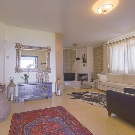 Il Nel Bosco Villa *
